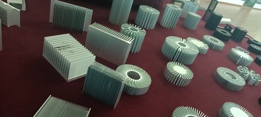 個性化選擇 散熱器型材 貼心售后 產品豐富 信鋁金屬材料